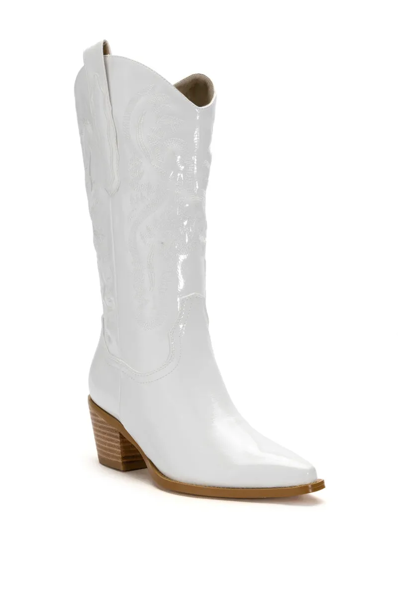 AZALEA WANG ANDREA CHUNKY WESTERN BOOT IN WHITE