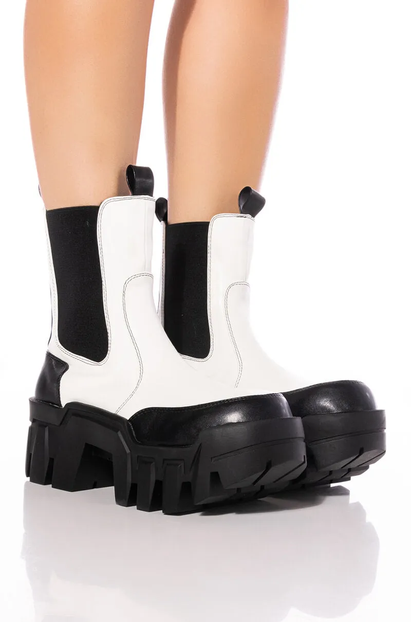 AZALEA WANG KELIANNA CHUNKY BOOT IN WHITE