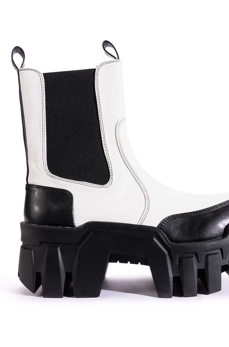 AZALEA WANG KELIANNA CHUNKY BOOT IN WHITE