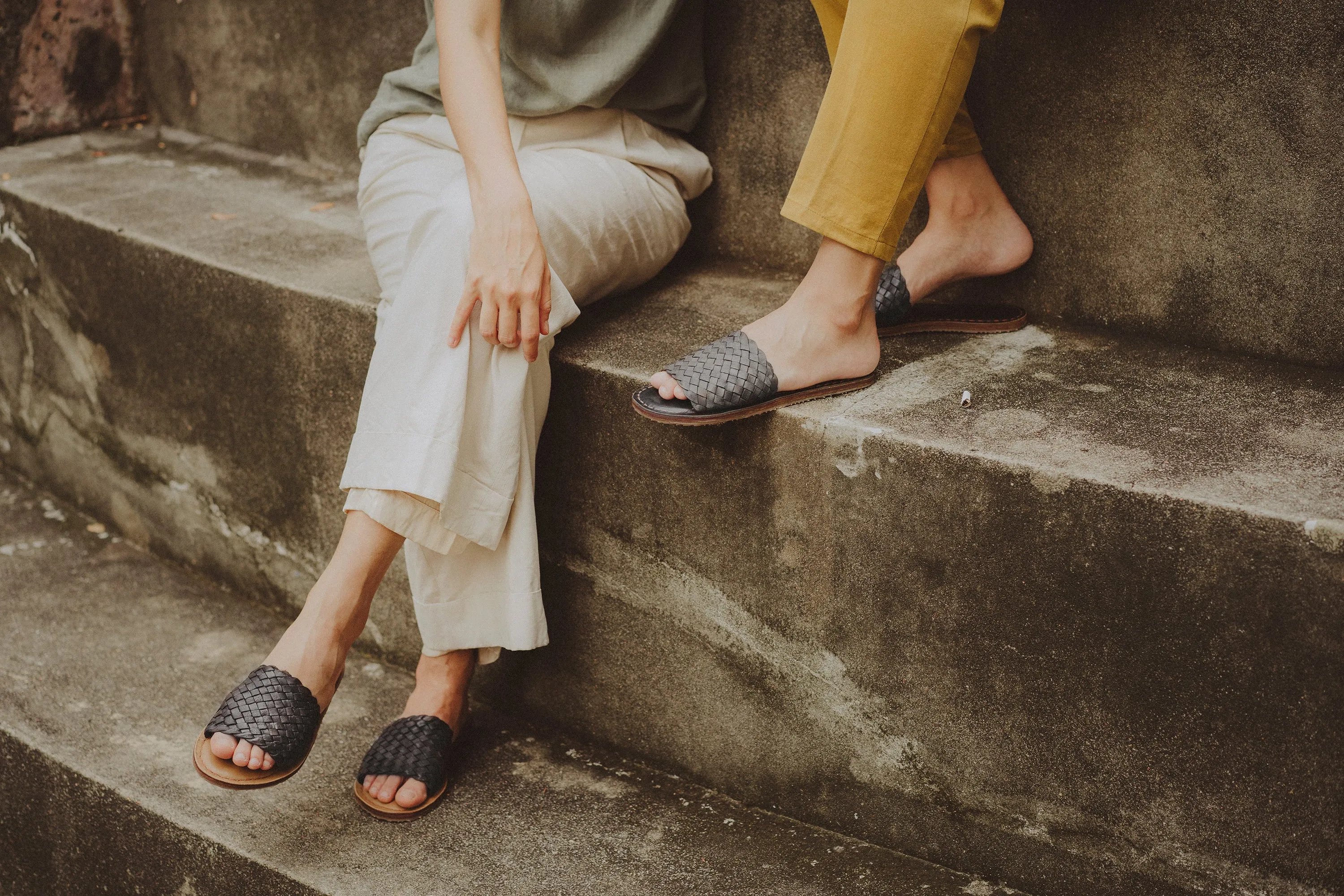 Open Toe Slides - All Black